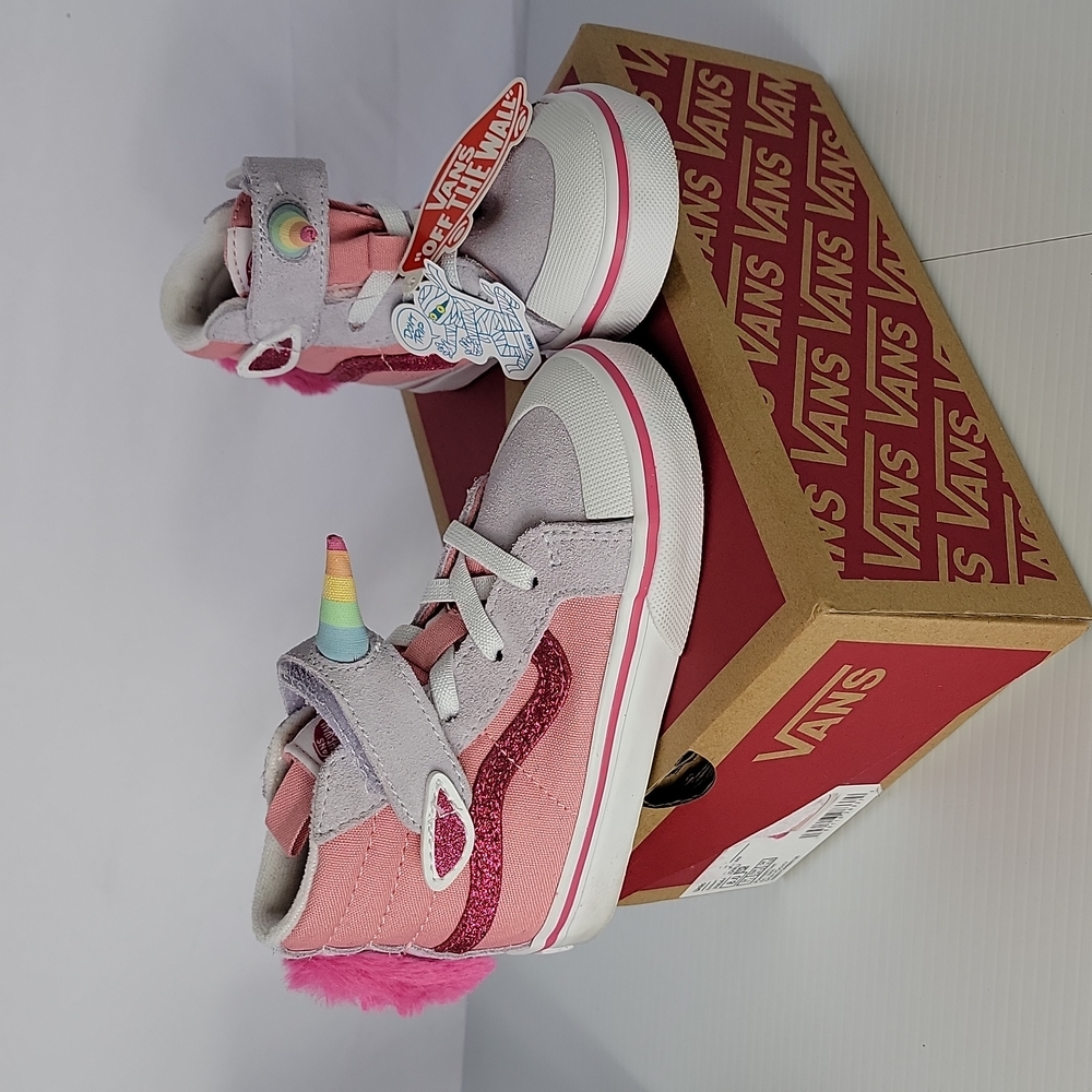 NWT Unicorn vans high tops in a kids size 8